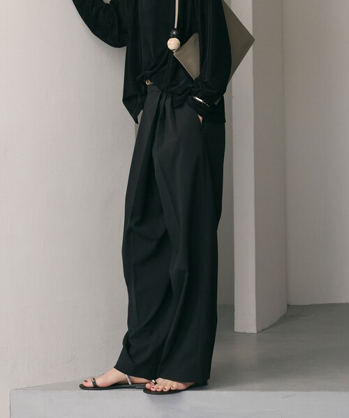 BEAUTY&YOUTH UNITED ARROWS(ビューティーアンドユースユナイテッドアローズ)の「ポプリン 2タック ラップパンツ 2 -ウォッシャブル-(スラックス・レディース・ブラック/ダークグレー/ベージュ・S/M/XS/L)」の5枚目の写真
