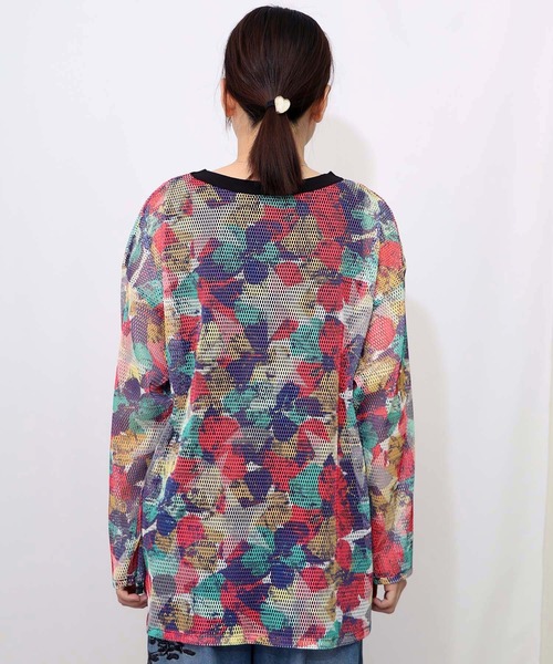ScoLar(スカラー)の「152695:タンクトップ付 花柄メッシュプルオーバー(Tシャツ/カットソー・レディース・レッド/グリーン/ブラック・M)」の14枚目の写真