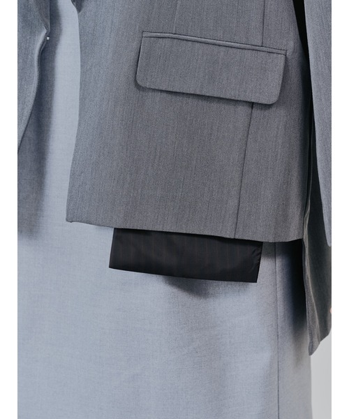 TEVALT（ヴァレット）の「配色ストライプポイントアシメヘムジャケット（テーラードジャケット・レディース・ブラック/チャコールグレー・38）」の9枚目の写真