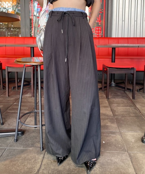 RAY CASSIN（レイカズン）の「レイヤードスラックスイージーパンツ（スラックス・レディース・グレー/グレー系その他2/ブラック系その他2・FREE/S）」の4枚目の写真