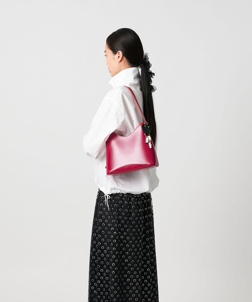 OSOI(オソイ)の「<OSOI>EGG MINI バッグ(ショルダーバッグ・レディース・レッド/ブラック/オフホワイト・FREE)」の6枚目の写真