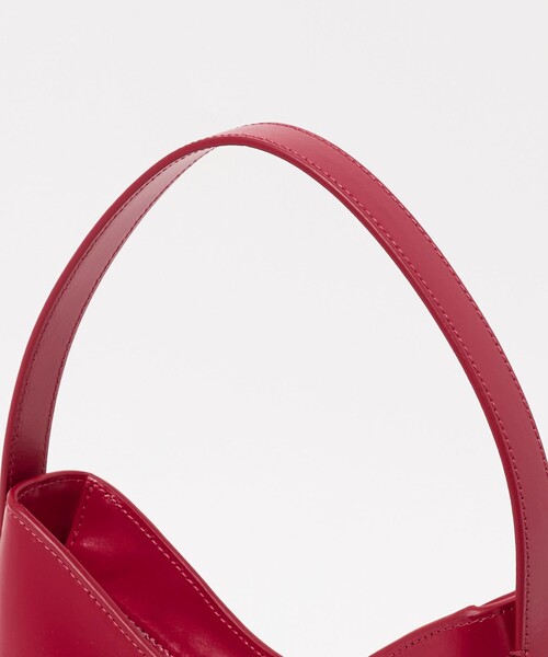 OSOI(オソイ)の「<OSOI>EGG MINI バッグ(ショルダーバッグ・レディース・レッド/ブラック/オフホワイト・FREE)」の13枚目の写真