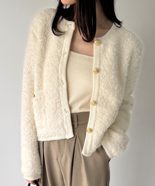 junoah（ジュノア）の「パイル編み金釦ニットジャケット（ノーカラージャケット・レディース・チャコール/ホワイト/ブラック・MEDIUM/LARGE）」の4枚目の写真
