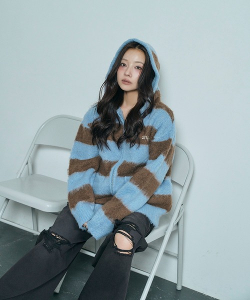 ANDGEEBEE(アンジービー)の「UNISEX ボーダーブークレフーディニット(ニット/セーター・レディース・ブラック/ブルー・FREE)」の8枚目の写真