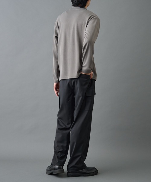 COLONY 2139（コロニートゥーワンスリーナイン）の「ドレープリブハイネック長袖T（Tシャツ/カットソー・メンズ・ホワイト/ブラック/グレー・MEDIUM/LARGE）」の22枚目の写真