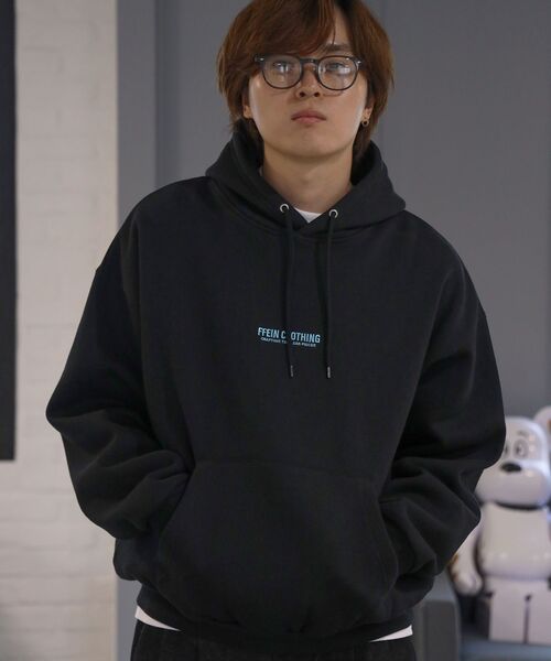 FFEIN（フェイン）の「【FFEIN（フェイン）】ヘビーウエイトセンターミニロゴ立体フードプルパーカー / パーカー 裏起毛 プルパーカー 刺繍 ロゴ フーディ（パーカー・メンズ・アッシュグレー/ワイン/ブラック/グリーン/ネイビー・LARGE/MEDIUM/SMALL）」の2枚目の写真