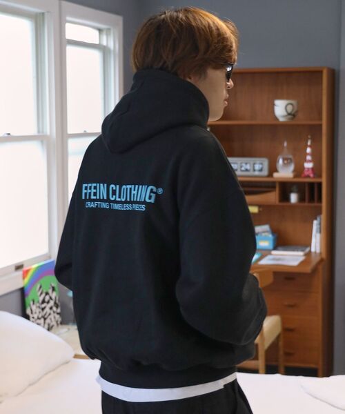 FFEIN（フェイン）の「【FFEIN（フェイン）】ヘビーウエイトセンターミニロゴ立体フードプルパーカー / パーカー 裏起毛 プルパーカー 刺繍 ロゴ フーディ（パーカー・メンズ・アッシュグレー/ワイン/ブラック/グリーン/ネイビー・LARGE/MEDIUM/SMALL）」の9枚目の写真