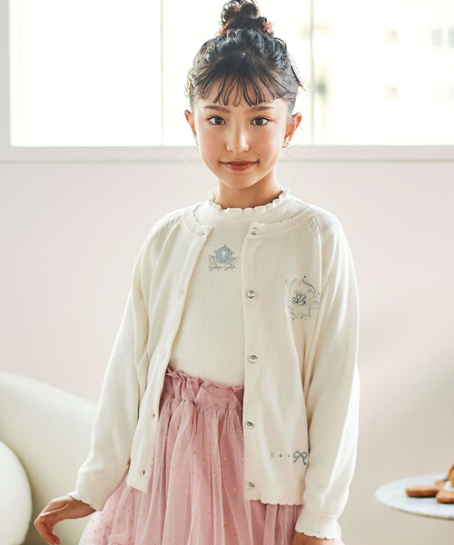 SLAP SLIP（スラップスリップ）の「ジュエル風ボタン縁スカラップニットカーディガン(90~130cm)（カーディガン/ボレロ・キッズ・レッド/オフホワイト・90cm/110cm/100cm/120cm/130cm）」の11枚目の写真