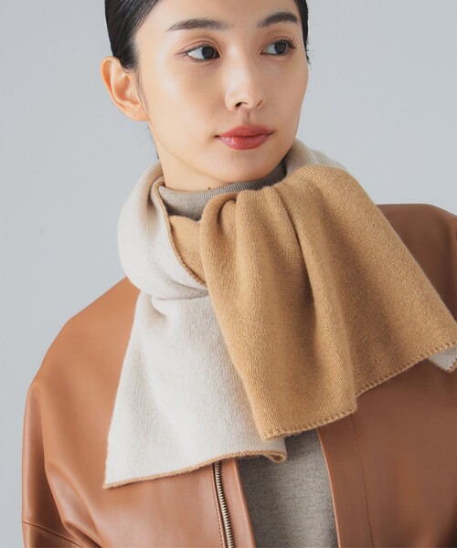 Johnstons of Elgin（ジョンストンズオブエルガン）の「Johnstons of Elgin / リバーシブル ニット ストール（ストール/ショール・レディース・ブラック/ブラウン系その他4・ONE SIZE）」の2枚目の写真