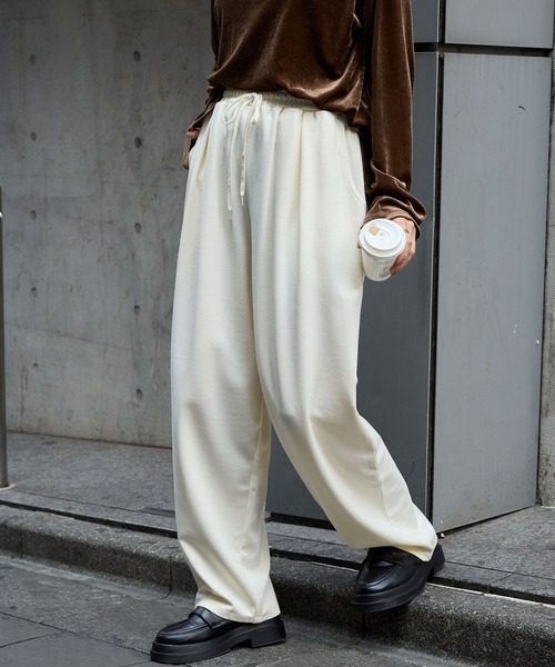 MONO-MART（モノマート）の「＜アンチピリング/ウォッシャブル＞ヴィンテージライク ピグメントダンボールカーブパンツ（その他パンツ・レディース・オフホワイト/グレー/ネイビー/ブラック/チャコールグレー・M/S/L）」の2枚目の写真