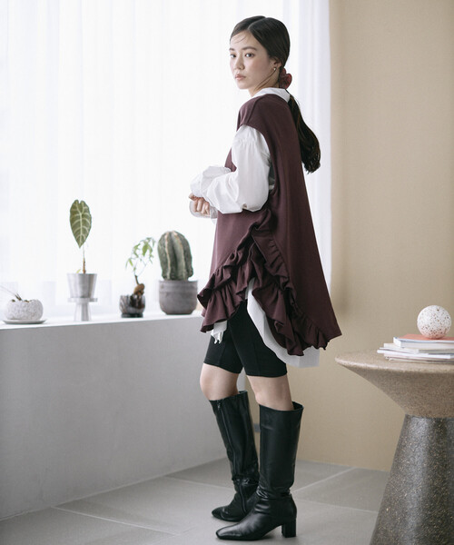 Firsthand(ファーストハンド)の「Firsthand/ファーストハンド オーガニックコットン 裾フリルトップス / リラックスフィット / 裏毛スウェット / ベスト(ベスト・レディース・ブラウン/グレー/ブラック・ONE SIZE)」の4枚目の写真