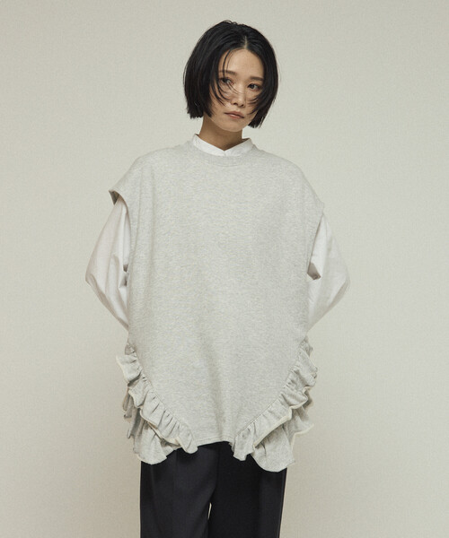 Firsthand(ファーストハンド)の「Firsthand/ファーストハンド オーガニックコットン 裾フリルトップス / リラックスフィット / 裏毛スウェット / ベスト(ベスト・レディース・ブラウン/グレー/ブラック・ONE SIZE)」の14枚目の写真