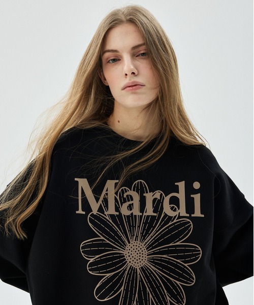 Mardi Mercredi(マルディメクルディ)の「SWEATSHIRT FLOWERMARDI / スウェットシャツ フラワーマルディ(スウェット・レディース・チャコールグレー/ブラウン/ネイビー/ブラック×ベージュ/ブラウン系その他/オートミール/ブラック×パープル/アッシュブラウン・FREE)」の3枚目の写真