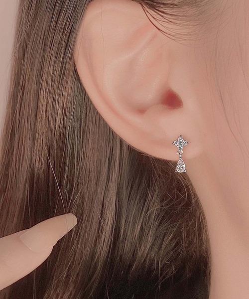 VIBGYOR(ヴィブジョー)の「【IZU】 上品パヴェキュービックジルコニアドロップピアス/シルバー・ゴールド/大人可愛いアクセサリー(ピアス(両耳用)・レディース・ゴールド/シルバー・FREE)」の8枚目の写真