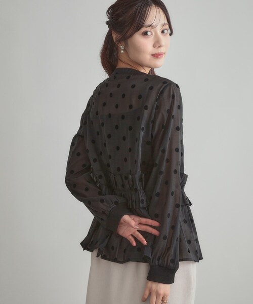 couture brooch(クチュールブローチ)の「フロッキードットペプラムブラウス(シャツ/ブラウス・レディース・ブラウン系その他2/ブラック系・38/40)」の4枚目の写真