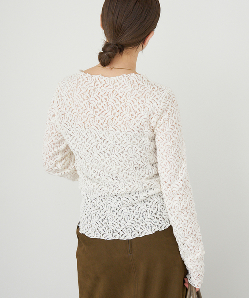 IENA(イエナ)の「リーフレース ボトルネックプルオーバー(Tシャツ/カットソー・レディース・アイボリー/ブラック・FREE)」の4枚目の写真