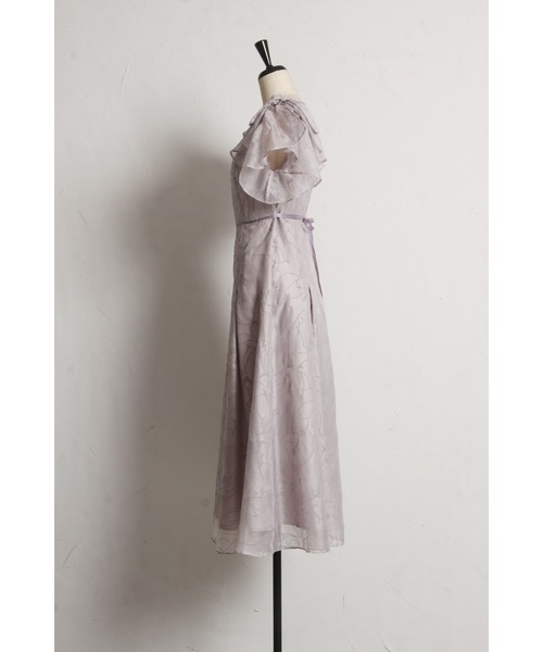 tocco closet（トッコ　クローゼット）の「リボンラッフルスリーブラインフロッキーフラワーワンピース（ワンピース・レディース・ブラック/ラベンダー・M）」の3枚目の写真