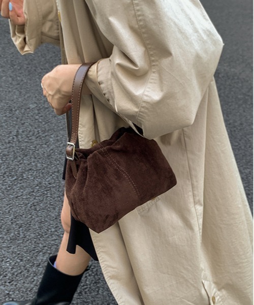 Chiina(チーナ)の「Chiina / がまぐちギャザーハンドバッグ(ハンドバッグ・レディース・レッド/ブラウン/ブラック・FREE)」の1枚目の写真