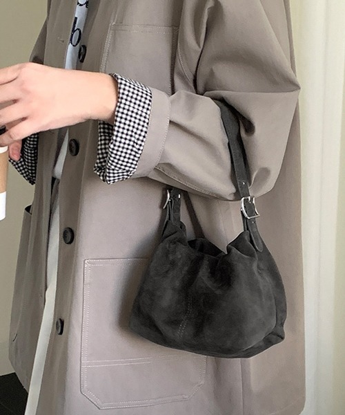 Chiina(チーナ)の「Chiina / がまぐちギャザーハンドバッグ(ハンドバッグ・レディース・レッド/ブラウン/ブラック・FREE)」の2枚目の写真