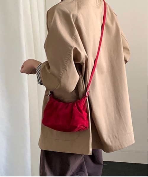 Chiina(チーナ)の「Chiina / がまぐちギャザーハンドバッグ(ハンドバッグ・レディース・レッド/ブラウン/ブラック・FREE)」の11枚目の写真