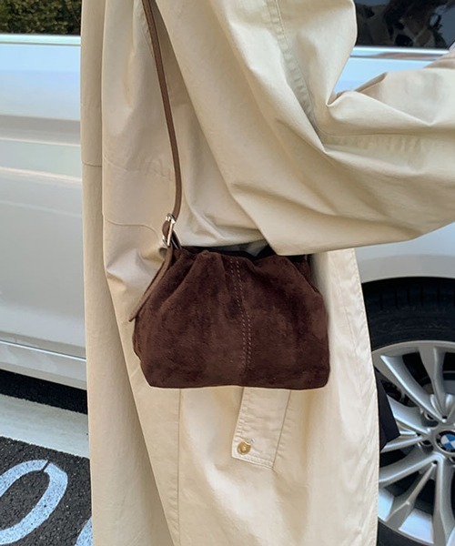 Chiina(チーナ)の「Chiina / がまぐちギャザーハンドバッグ(ハンドバッグ・レディース・レッド/ブラウン/ブラック・FREE)」の7枚目の写真