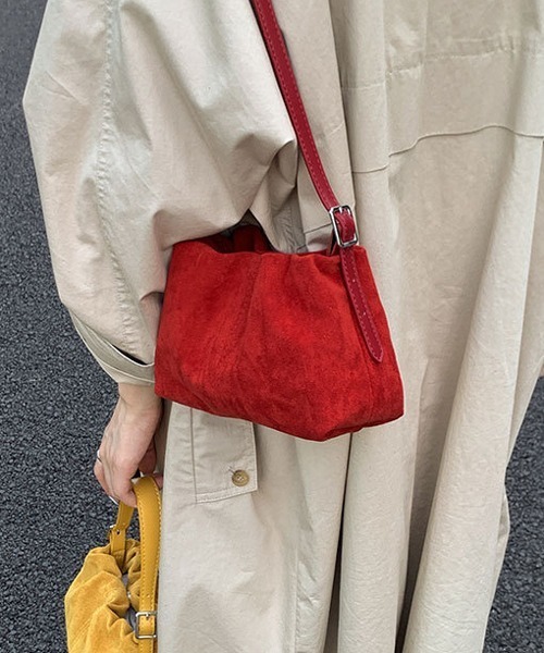 Chiina(チーナ)の「Chiina / がまぐちギャザーハンドバッグ(ハンドバッグ・レディース・レッド/ブラウン/ブラック・FREE)」の10枚目の写真