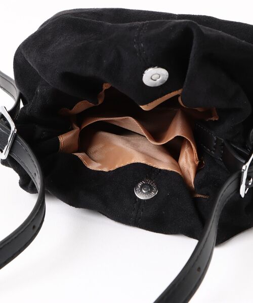 Chiina(チーナ)の「Chiina / がまぐちギャザーハンドバッグ(ハンドバッグ・レディース・レッド/ブラウン/ブラック・FREE)」の13枚目の写真