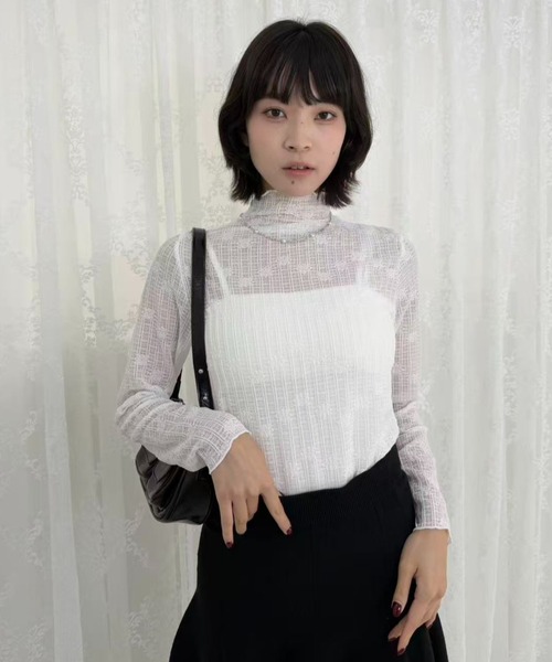 mebole(メボレ)の「ハイネックメロウシアートップス(Tシャツ/カットソー・レディース・ブラック/ホワイト・FREE)」の3枚目の写真