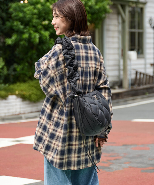 FREAK'S STORE(フリークスストア)の「限定展開 TAION × FREAK'S STORE/タイオン 別注 クシュクシュ ショルダーバッグ(ショルダーバッグ・レディース・オフホワイト/ブラック/オリーブ・ONE SIZE)」の15枚目の写真