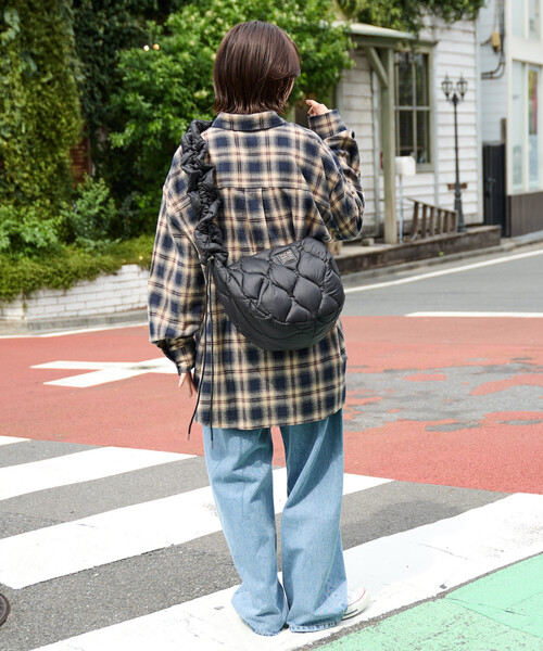 FREAK'S STORE(フリークスストア)の「限定展開 TAION × FREAK'S STORE/タイオン 別注 クシュクシュ ショルダーバッグ(ショルダーバッグ・レディース・オフホワイト/ブラック/オリーブ・ONE SIZE)」の18枚目の写真