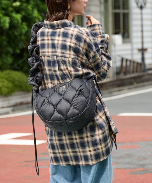 FREAK'S STORE(フリークスストア)の「限定展開 TAION × FREAK'S STORE/タイオン 別注 クシュクシュ ショルダーバッグ(ショルダーバッグ・レディース・オフホワイト/ブラック/オリーブ・ONE SIZE)」の14枚目の写真