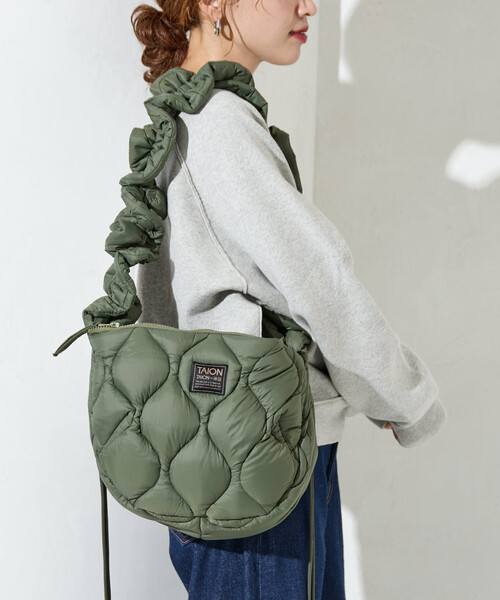 FREAK'S STORE(フリークスストア)の「限定展開 TAION × FREAK'S STORE/タイオン 別注 クシュクシュ ショルダーバッグ(ショルダーバッグ・レディース・オフホワイト/ブラック/オリーブ・ONE SIZE)」の19枚目の写真