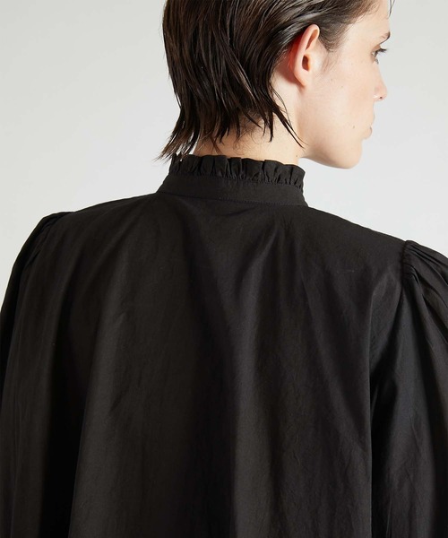 セール】【crinkle crinkle crinkle】rebuilt neck embroidery blouse