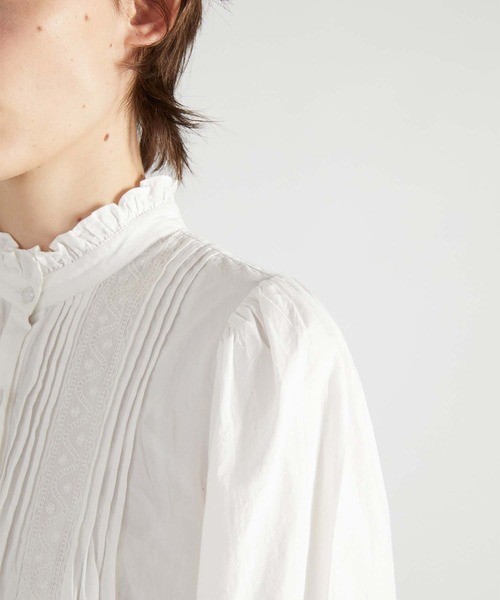 セール】【crinkle crinkle crinkle】rebuilt neck embroidery blouse