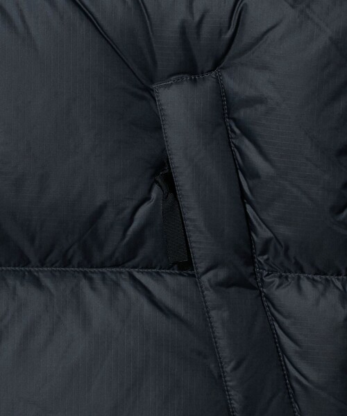 THE NORTH FACE（ザノースフェイス）の「＜THE NORTH FACE＞ヌプシ ベスト（ダウンベスト・メンズ・ブラック/ダークグレー・M/L）」の8枚目の写真