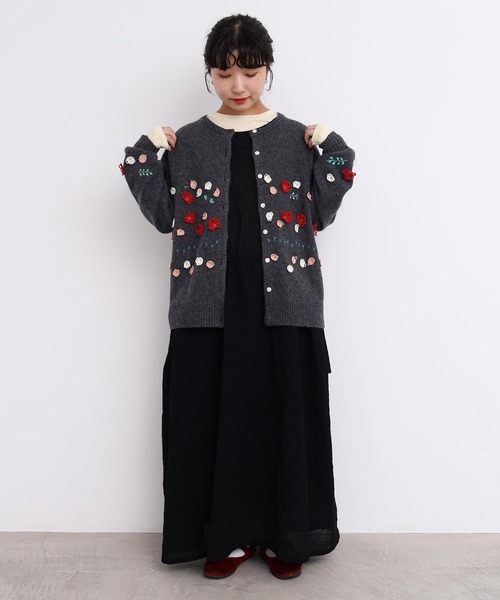 l'atelier du savon(アトリエドサボン)の「くるくるお花のゆるカーディガン(カーディガン/ボレロ・レディース・レッド/チャコールグレー/グレー・FREE)」の21枚目の写真