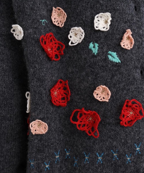 l'atelier du savon(アトリエドサボン)の「くるくるお花のゆるカーディガン(カーディガン/ボレロ・レディース・レッド/チャコールグレー/グレー・FREE)」の16枚目の写真