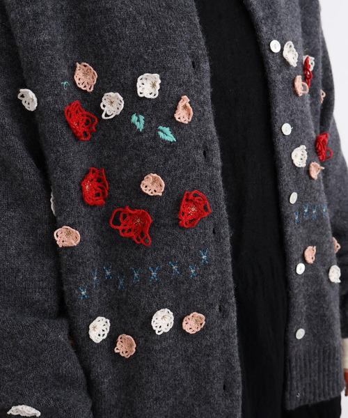 l'atelier du savon(アトリエドサボン)の「くるくるお花のゆるカーディガン(カーディガン/ボレロ・レディース・レッド/チャコールグレー/グレー・FREE)」の18枚目の写真