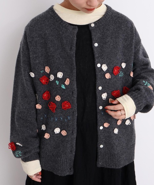 l'atelier du savon(アトリエドサボン)の「くるくるお花のゆるカーディガン(カーディガン/ボレロ・レディース・レッド/チャコールグレー/グレー・FREE)」の19枚目の写真
