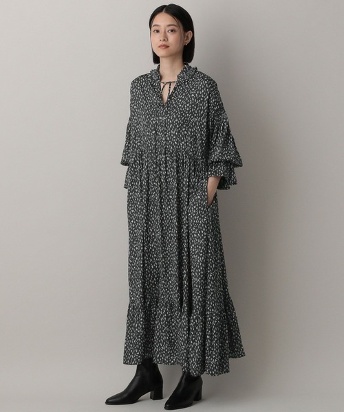 A part by(アパートバイ)の「フリルティアードワンピース(ワンピース・レディース・ベージュ/ブラック/レッド系その他6・FREE)」の2枚目の写真