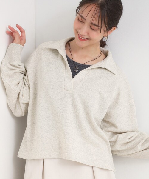 Cutie Blonde(キューティーブロンド)の「【なめらかタッチ/洗濯機可】スキッパーポロスウェット(スウェット・レディース・ワインレッド/ブラック/アイボリー・00)」の1枚目の写真