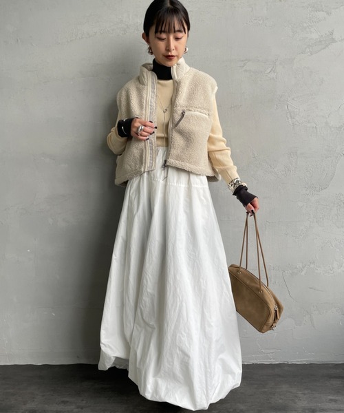 GYMPHLEX（ジムフレックス）の「[GYMPHLEX/ジムフレックス] COZY LIGHT ボアフリースショートベスト（ベスト・レディース・オフホワイト/レッド/ダークグレー・14）」の12枚目の写真