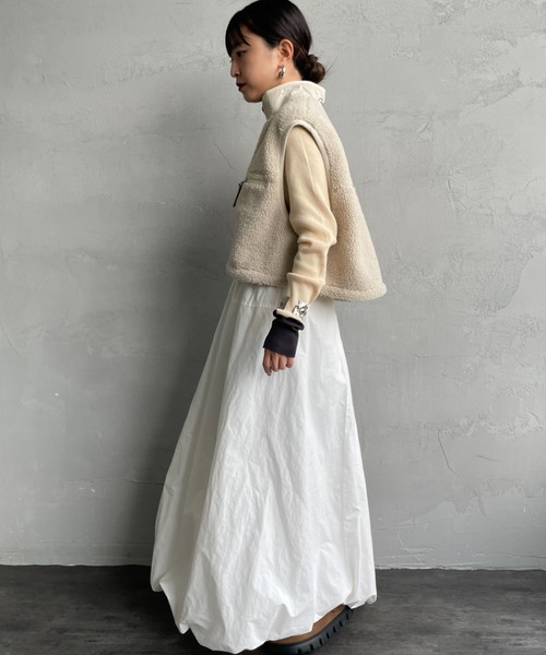 GYMPHLEX（ジムフレックス）の「[GYMPHLEX/ジムフレックス] COZY LIGHT ボアフリースショートベスト（ベスト・レディース・オフホワイト/レッド/ダークグレー・14）」の13枚目の写真