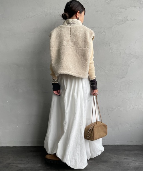 GYMPHLEX（ジムフレックス）の「[GYMPHLEX/ジムフレックス] COZY LIGHT ボアフリースショートベスト（ベスト・レディース・オフホワイト/レッド/ダークグレー・14）」の14枚目の写真