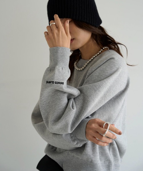 meilmada(メイルマダ)の「裏起毛ロゴ刺繍ショートスウェット(スウェット・レディース・ダークブラウン/グレー・FREE)」の1枚目の写真