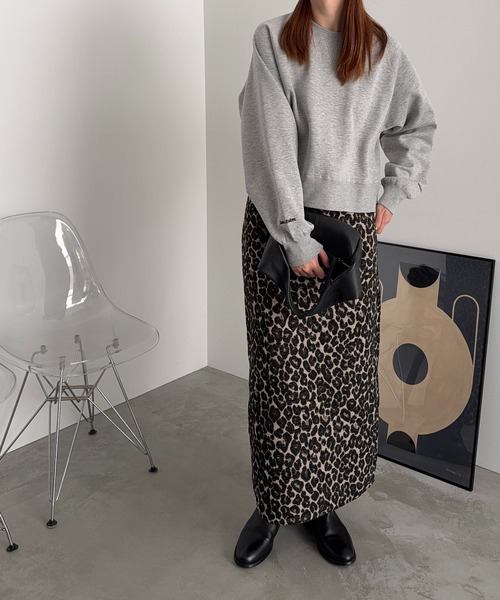 meilmada(メイルマダ)の「裏起毛ロゴ刺繍ショートスウェット(スウェット・レディース・ダークブラウン/グレー・FREE)」の13枚目の写真