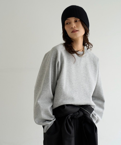 meilmada(メイルマダ)の「裏起毛ロゴ刺繍ショートスウェット(スウェット・レディース・ダークブラウン/グレー・FREE)」の5枚目の写真