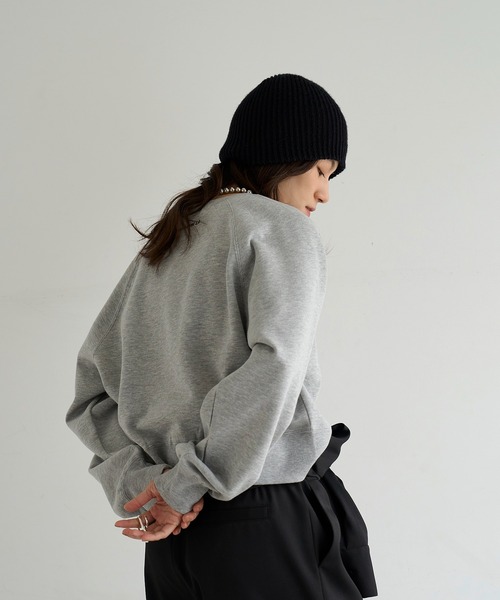 meilmada(メイルマダ)の「裏起毛ロゴ刺繍ショートスウェット(スウェット・レディース・ダークブラウン/グレー・FREE)」の6枚目の写真