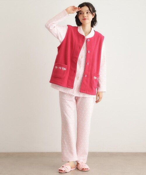 LAURA ASHLEY(ローラアシュレイ)の「クチュールローズ柄 刺繍フリースベスト(ベスト・レディース・アイボリー系/ワイン系/ブルー系その他2・00)」の10枚目の写真