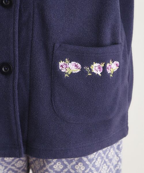 LAURA ASHLEY(ローラアシュレイ)の「クチュールローズ柄 刺繍フリースベスト(ベスト・レディース・アイボリー系/ワイン系/ブルー系その他2・00)」の22枚目の写真